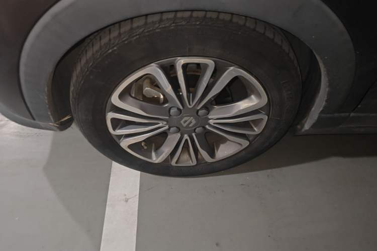 Used Leapmotor T03 2021 400 Lite Edition - Lithium-Ion Battery Left Front Wheel Hub