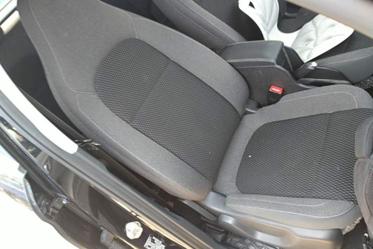 Used Leapmotor T03 2021 400 Lite Edition - Lithium-Ion Battery Right Front Seat