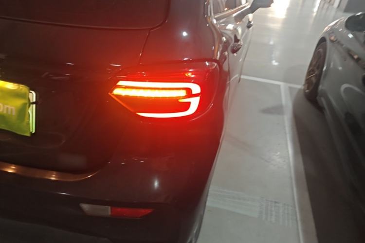 Used Leapmotor T03 2021 400 Lite Edition - Lithium-Ion Battery Right Rear Taillight