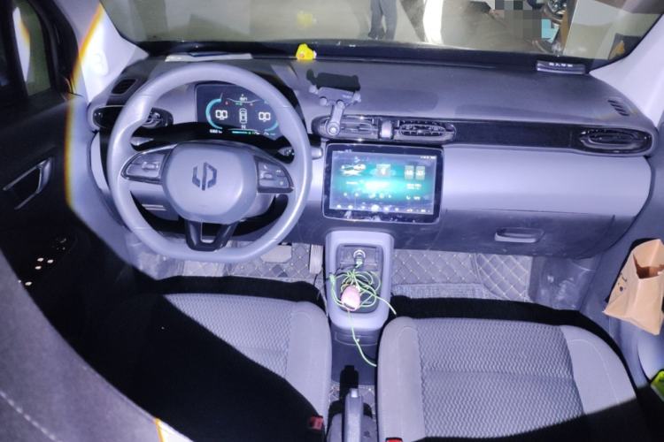 Used Leapmotor T03 2021 400 Lite Edition - Lithium-Ion Battery Center Console