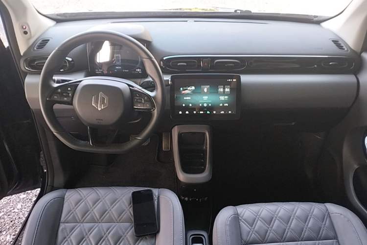 Used Leapmotor T03 2021 400 Luxury Edition Center Console