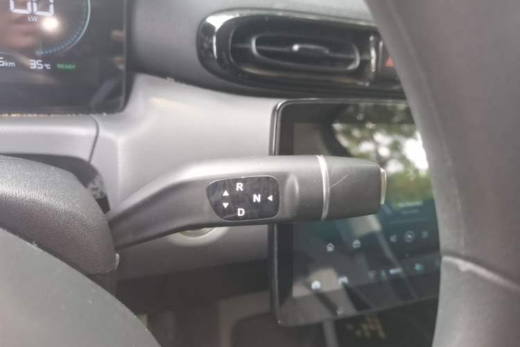 Used Leapmotor T03 2021 400 Lite Edition - Lithium-Ion Battery Gear Lever