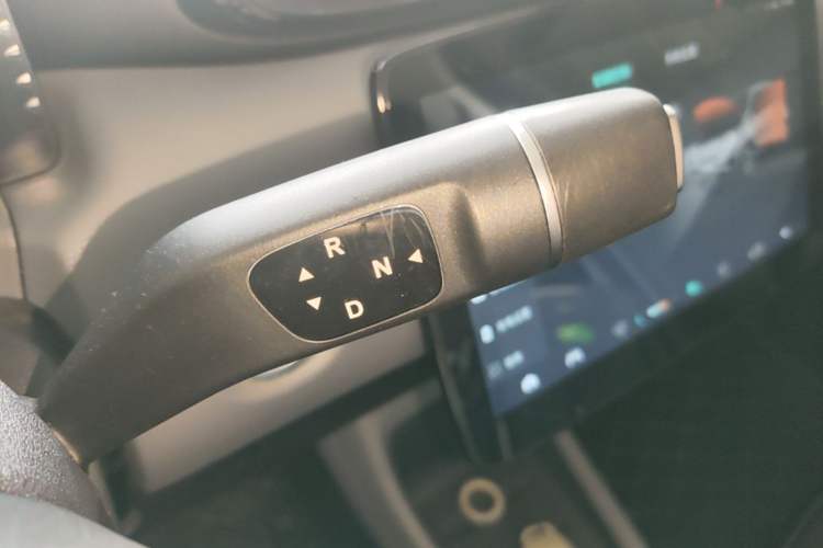 Used Leapmotor T03 2021 400 Lite Edition - Lithium-Ion Battery Gear Lever