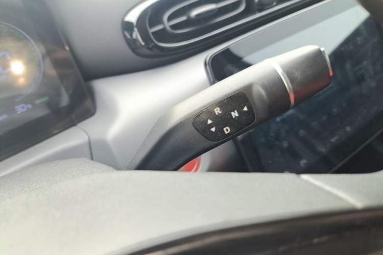 Used Leapmotor T03 2021 400 Lite Edition - Lithium-Ion Battery Gear Lever