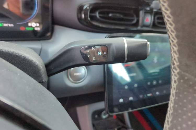 Used Leapmotor T03 2021 400 Comfort Edition Gear Lever