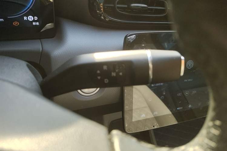 Used Leapmotor T03 2021 400 Luxury Edition Gear Lever