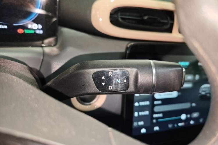 Used Leapmotor T03 2021 400 Comfort Edition Gear Lever