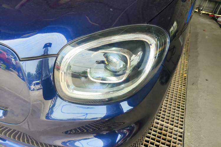 Used Leapmotor T03 2021 400 Lite Edition - Lithium-Ion Battery Left Front Headlight