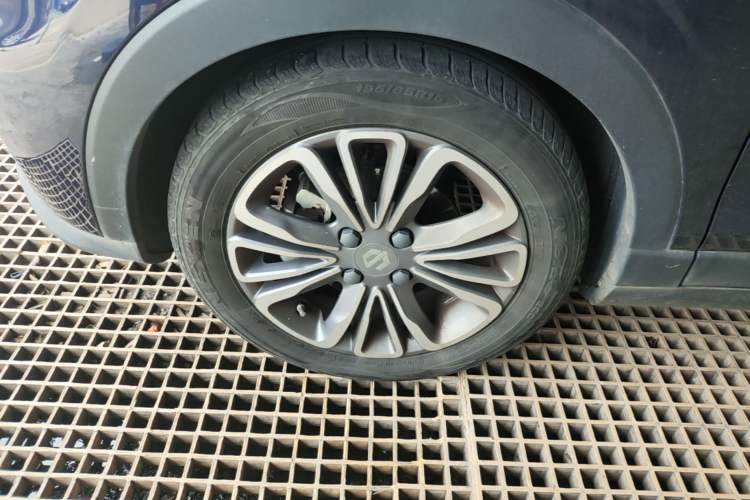 Used Leapmotor T03 2021 400 Lite Edition - Lithium-Ion Battery Left Front Wheel Hub