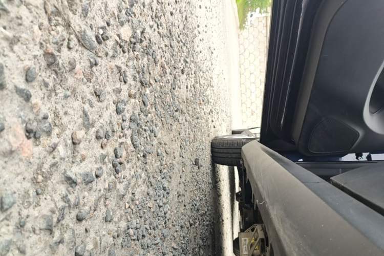 Used Leapmotor T03 2021 400 Lite Edition - Lithium-Ion Battery Left Side Sill