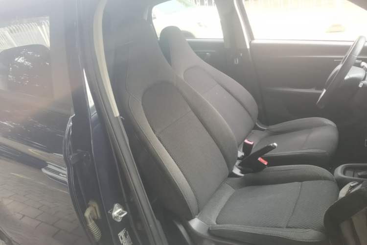 Used Leapmotor T03 2021 400 Lite Edition - Lithium-Ion Battery Right Front Seat