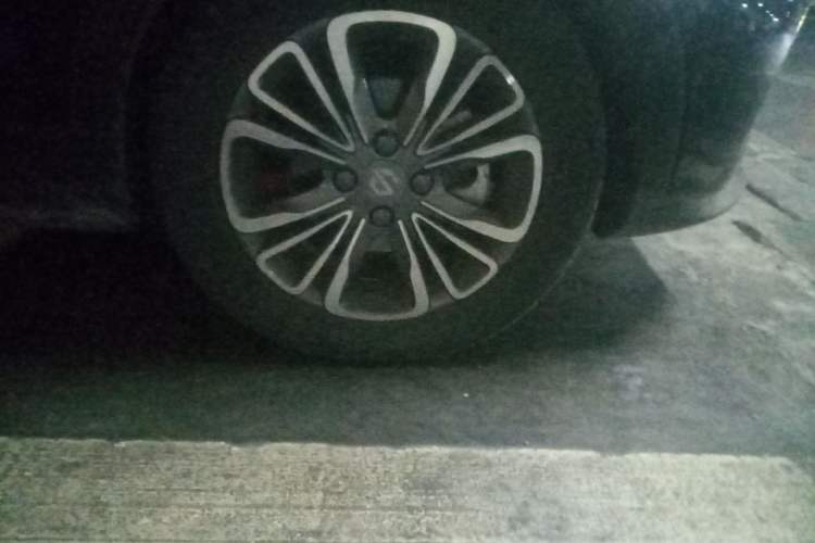 Used Leapmotor T03 2021 400 Luxury Edition Right Front Wheel Hub