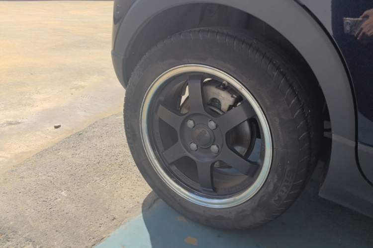 Used Leapmotor T03 2021 400 Luxury Edition Right Rear Wheel Hub