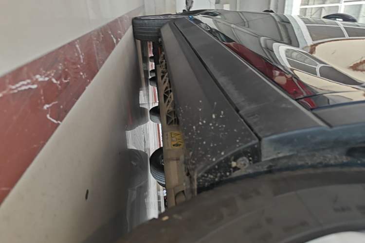 Used Leapmotor T03 2021 400 Lite Edition - Lithium-Ion Battery Right Side Sill