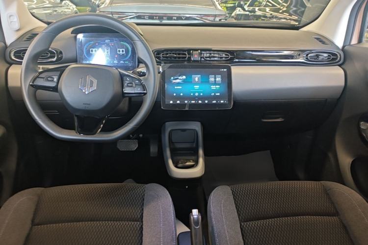 Used Leapmotor T03 2021 400 Micro-Sugar Version Center Console