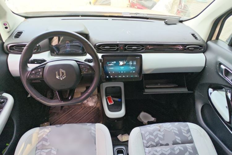 Used Leapmotor T03 2021 400 Luxury Pro Edition Center Console