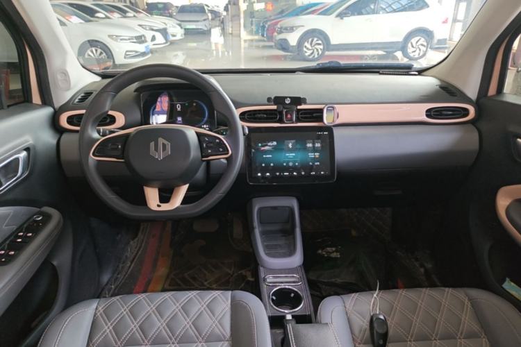 Used Leapmotor T03 2021 400 Comfort Edition Center Console