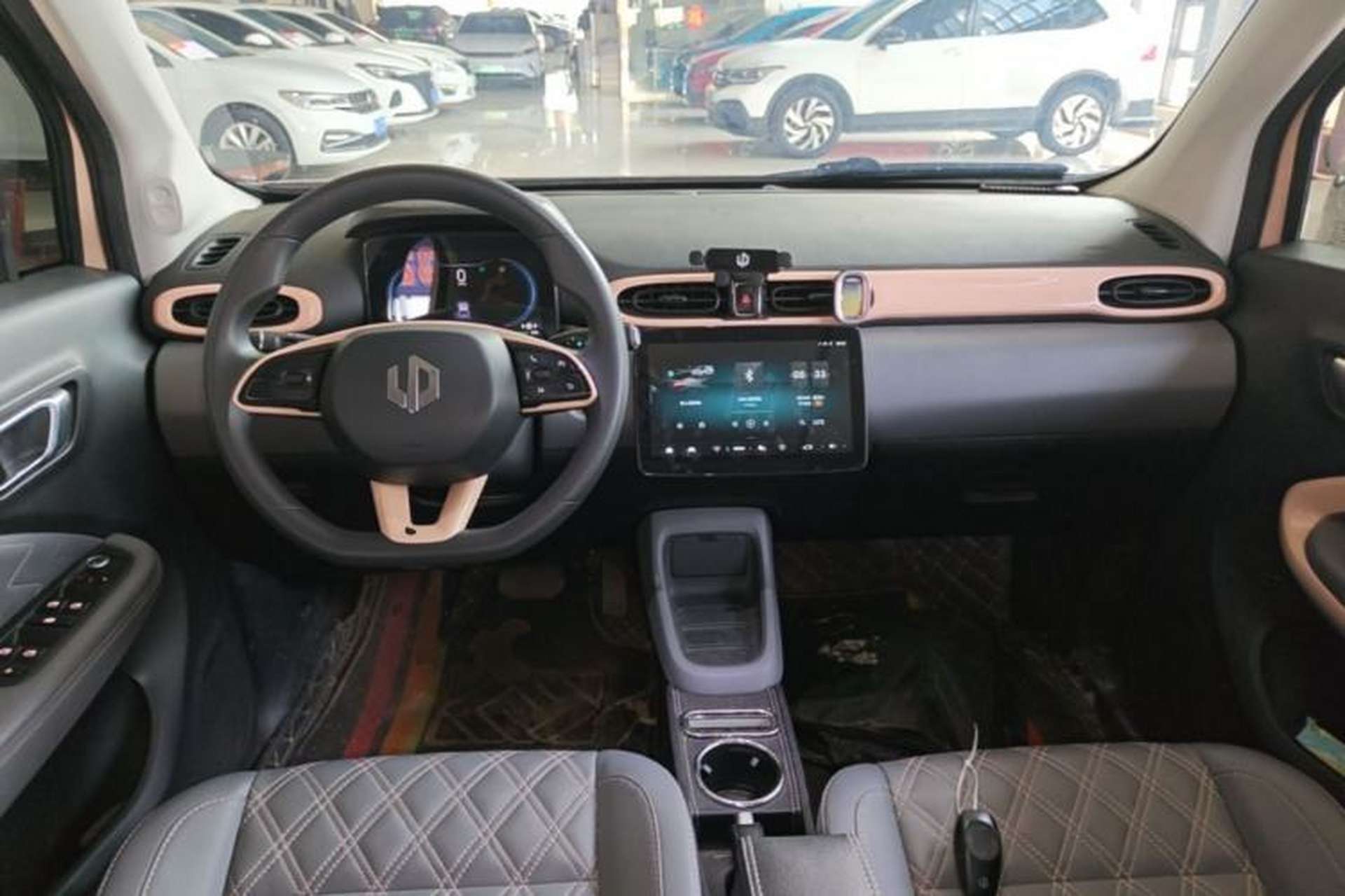 Used Leapmotor T03 2021 400 Comfort Edition Center Console