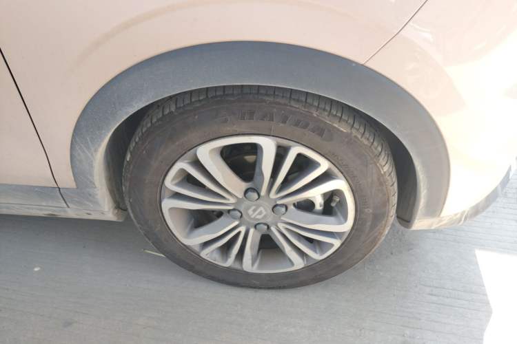 Used Leapmotor T03 2021 400 Micro-Sugar Version Right Front Wheel Hub