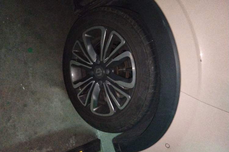 Used Leapmotor T03 2021 400 Luxury Edition Right Front Wheel Hub