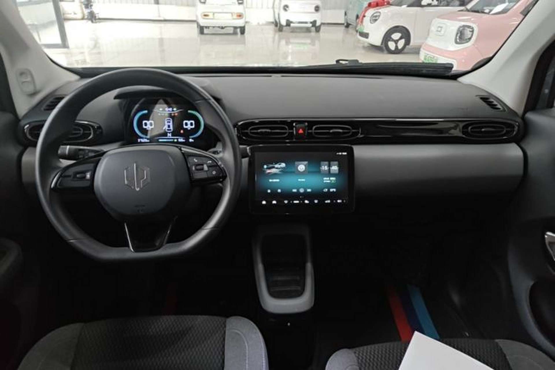 Used Leapmotor T03 2021 400 Lite Edition - Lithium-Ion Battery Center Console