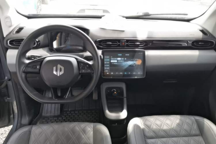 Used Leapmotor T03 2021 400 Online Booking Version Center Console