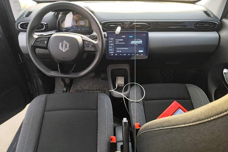 Used Leapmotor T03 2021 400 Lite Edition - Lithium-Ion Battery Center Console