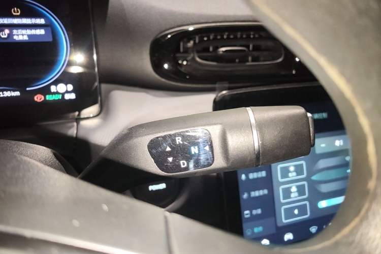 Used Leapmotor T03 2021 400 Comfort Edition Gear Lever
