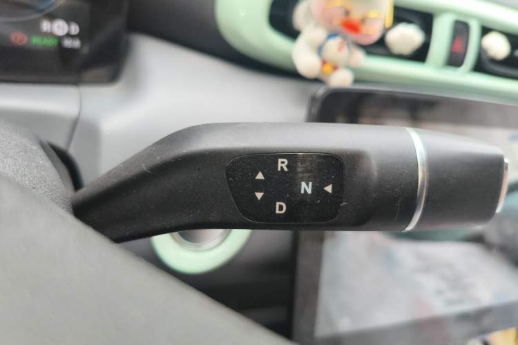 Used Leapmotor T03 2021 400 Luxury Pro Edition Gear Lever