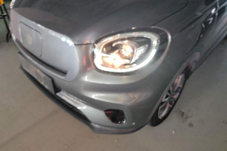Used Leapmotor T03 2021 400 Lite Edition - Lithium-Ion Battery Left Front Headlight