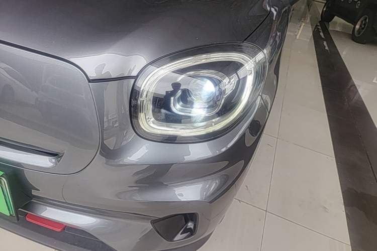 Used Leapmotor T03 2021 400 Lite Edition - Lithium-Ion Battery Left Front Headlight