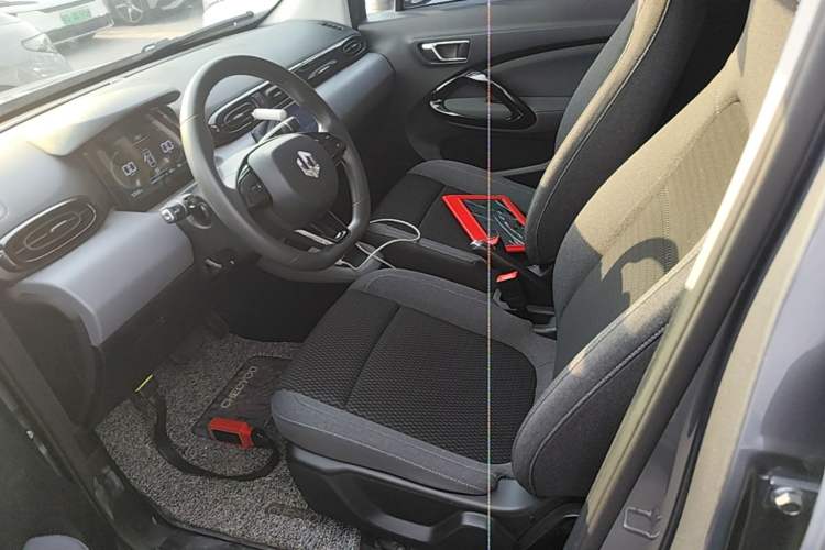 Used Leapmotor T03 2021 400 Lite Edition - Lithium-Ion Battery Left Front Seat