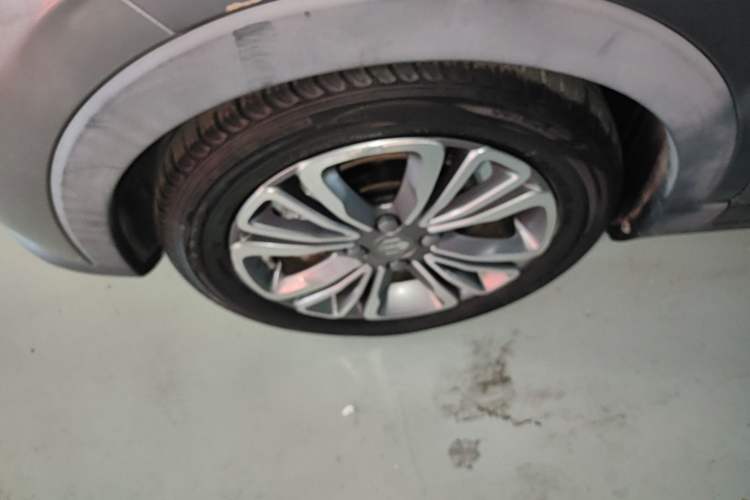 Used Leapmotor T03 2021 400 Lite Edition - Lithium-Ion Battery Left Front Wheel Hub