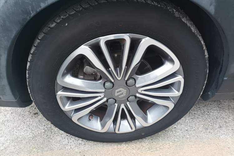 Used Leapmotor T03 2021 400 Micro-Sugar Version Left Front Wheel Hub