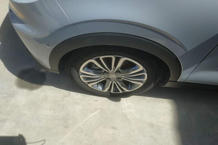 Used Leapmotor T03 2021 400 Luxury Pro Edition Left Front Wheel Hub