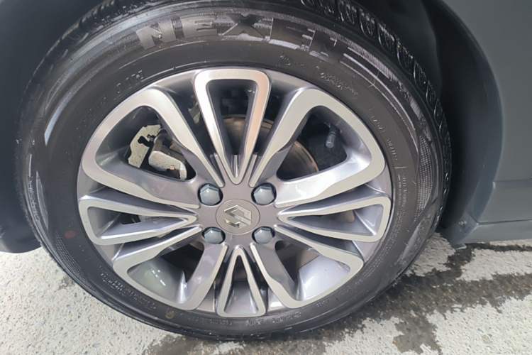 Used Leapmotor T03 2021 400 Lite Edition - Lithium-Ion Battery Left Front Wheel Hub