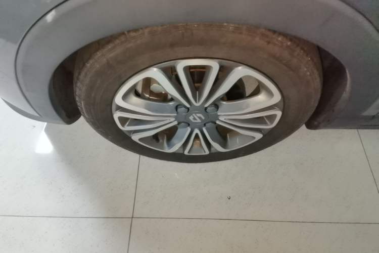 Used Leapmotor T03 2021 400 Lite Edition - Lithium-Ion Battery Left Front Wheel Hub