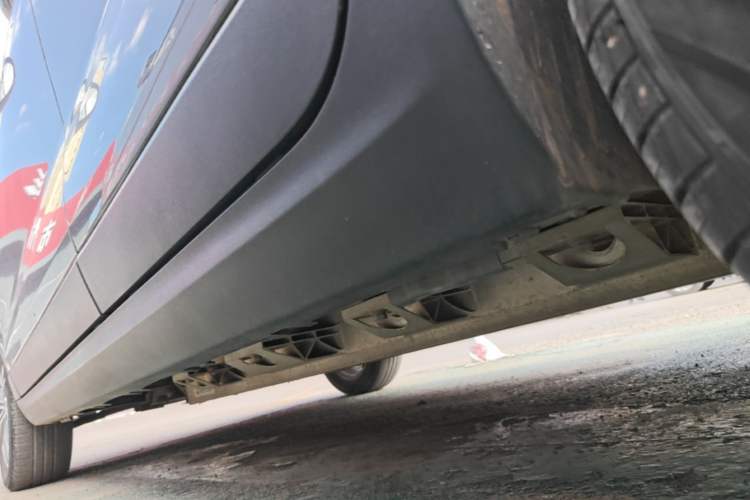 Used Leapmotor T03 2021 400 Lite Edition - Lithium-Ion Battery Left Side Sill