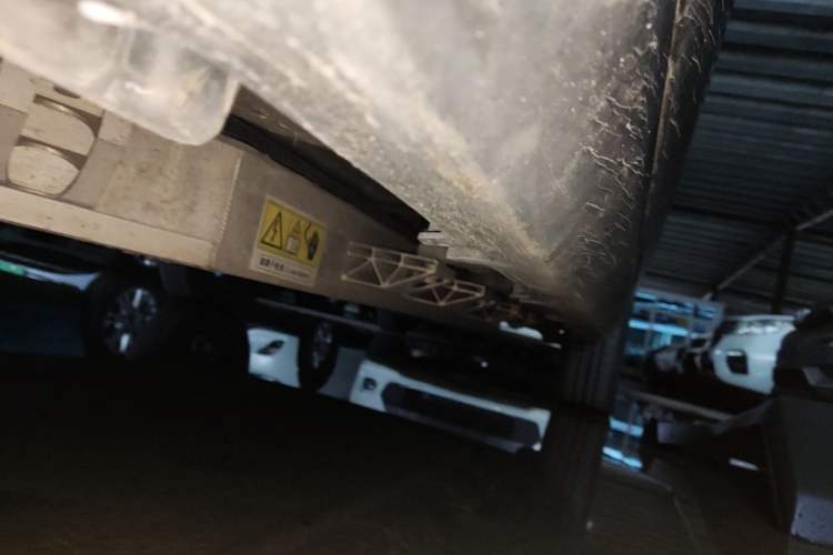 Used Leapmotor T03 2021 400 Lite Edition - Lithium-Ion Battery Left Side Sill