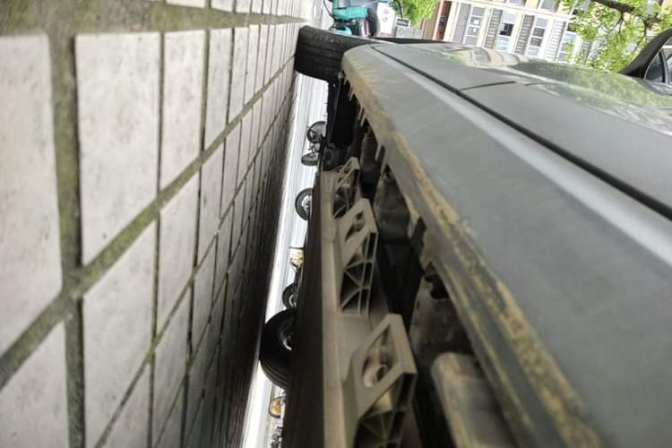Used Leapmotor T03 2021 400 Lite Edition - Lithium-Ion Battery Left Side Sill
