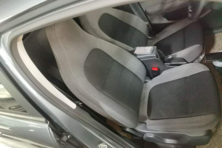 Used Leapmotor T03 2021 400 Lite Edition - Lithium-Ion Battery Right Front Seat