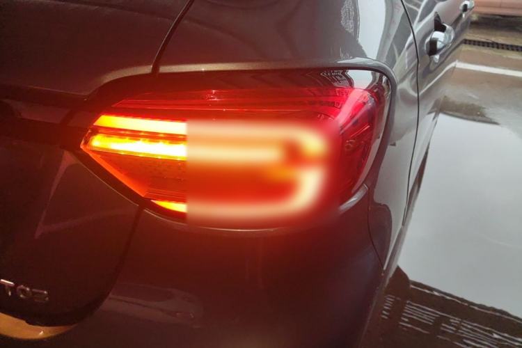 Used Leapmotor T03 2021 400 Lite Edition - Lithium-Ion Battery Right Rear Taillight