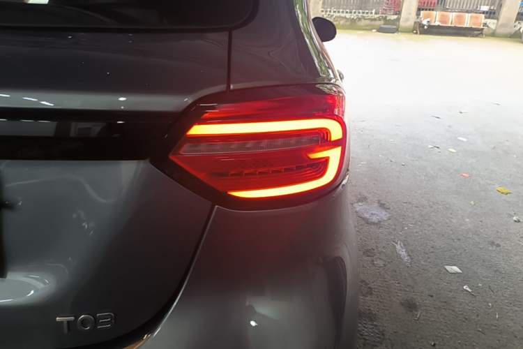 Used Leapmotor T03 2021 400 Lite Edition - Lithium-Ion Battery Right Rear Taillight