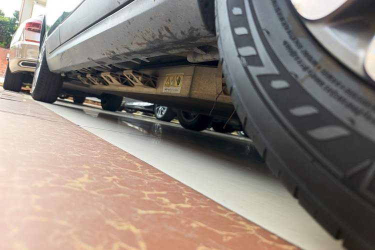 Used Leapmotor T03 2021 400 Lite Edition - Lithium-Ion Battery Right Side Sill