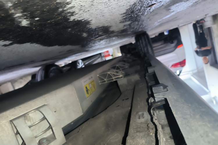 Used Leapmotor T03 2021 400 Lite Edition - Lithium-Ion Battery Right Side Sill