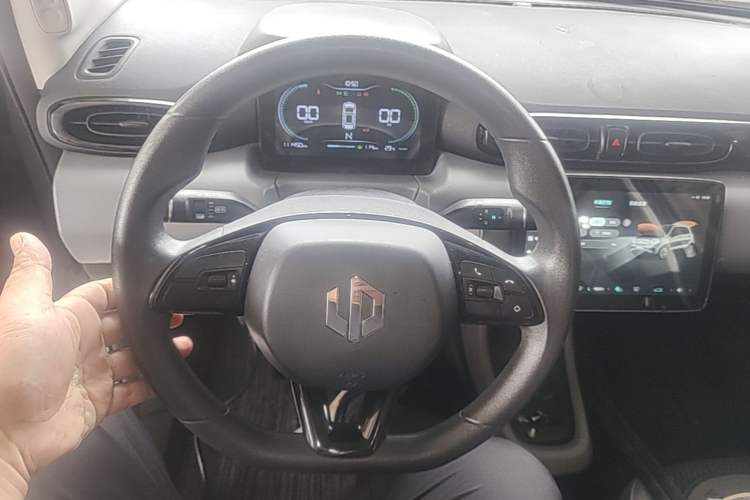 Used Leapmotor T03 2021 400 Lite Edition - Lithium-Ion Battery Steering Wheel