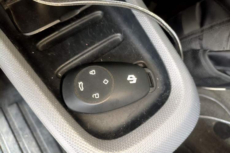 Used Leapmotor T03 2021 400 Lite Edition Lithium Iron Phosphate Vehicle Key