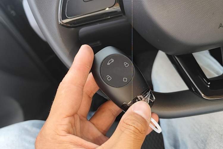 Used Leapmotor T03 2021 400 Lite Edition - Lithium-Ion Battery Vehicle Key