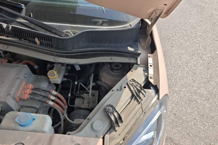 Used Leapmotor T03 2021 400 Luxury Edition Engine Bay Left
