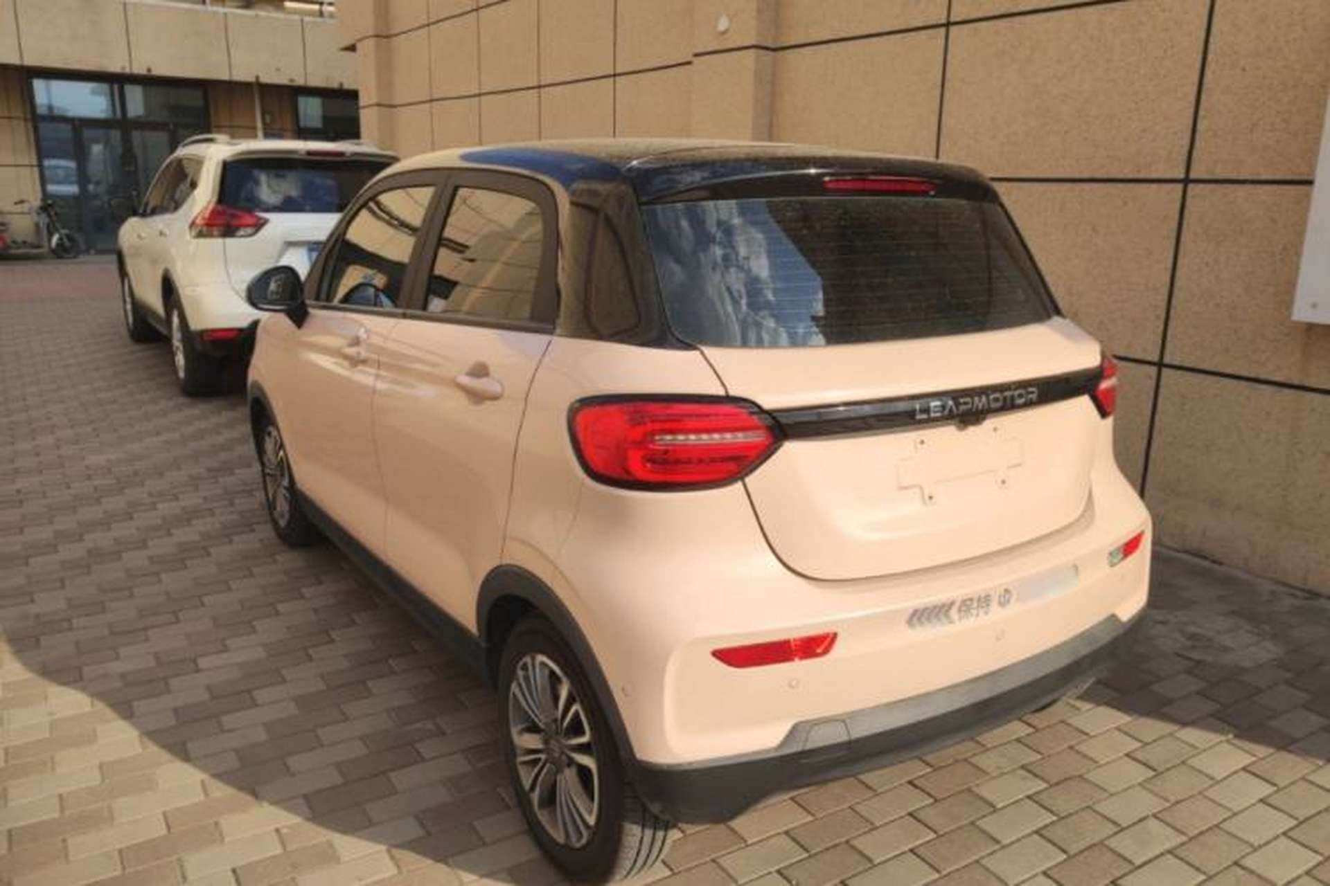 Used Leapmotor T03 2021 400 Luxury Edition Exterior 2